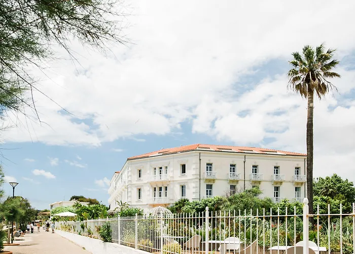 Grand Hotel Des Sablettes Plage, Curio Collection By Hilton